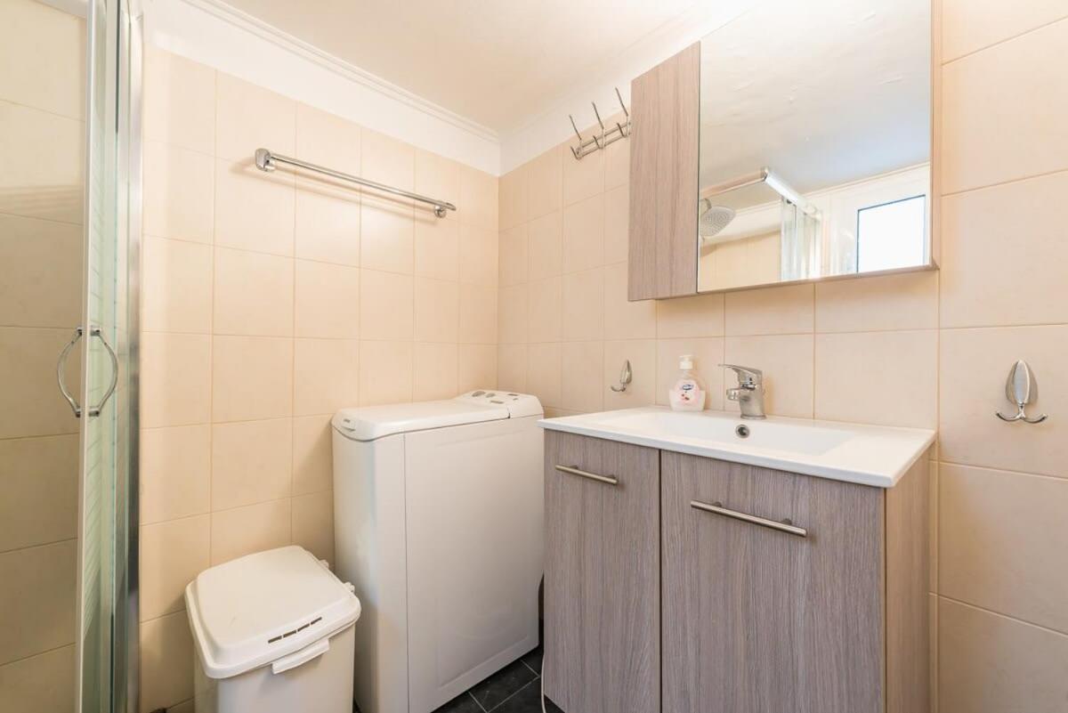 Topfloor Central Apt With Urban Views,3' To Metro アテネ エクステリア 写真